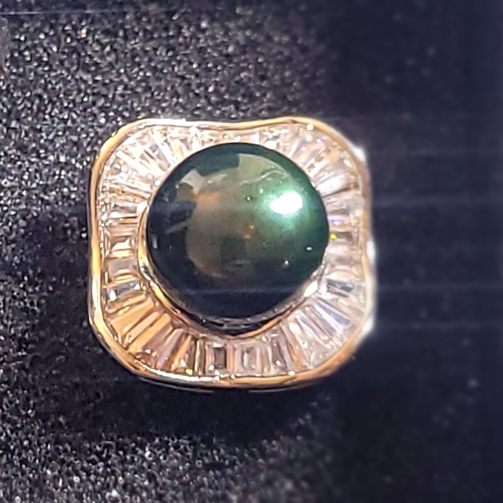 Stunning dark green edison pearl earrings